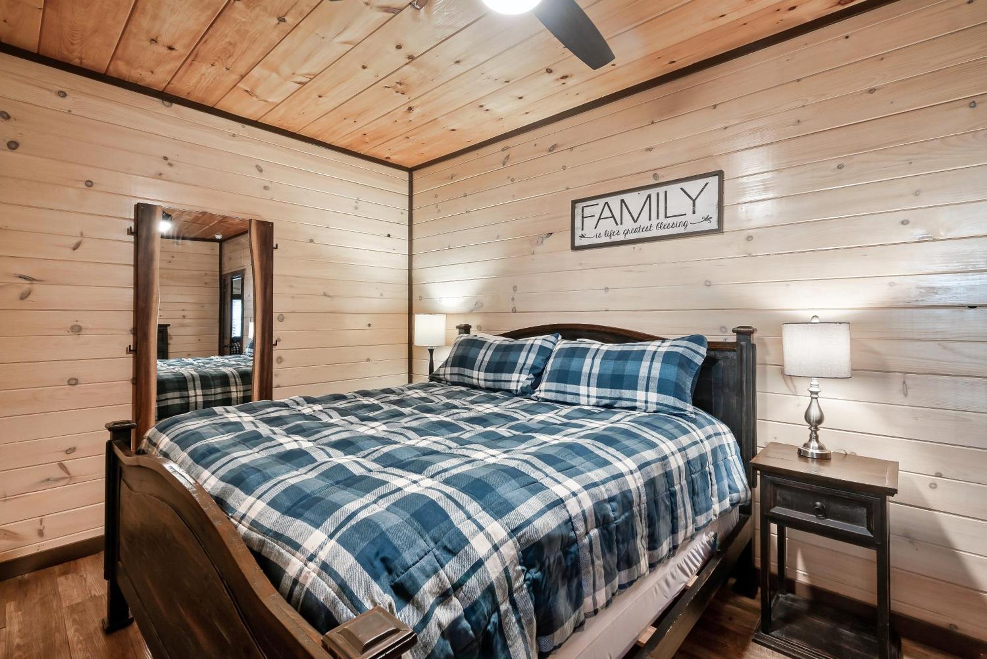 Luxury 3-Br Cabin Minutes From Parkway With Game Room And Hot Tub Pigeon Forge Zewnętrze zdjęcie